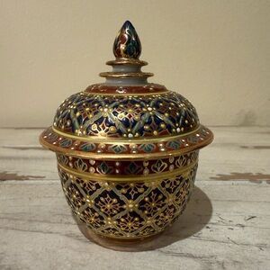 Hand Painted Pipatana Benjarong Lidded Jar 18K Gold